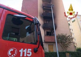 Incendio nella notte a Milano, morta famiglia