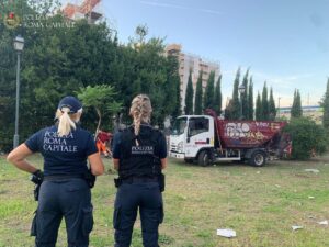 Roma – Esquilino: operazione pulizia e bonifica in piazza Guglielmo Pepe, rimossi oltre 30 metri cubi di rifiuti