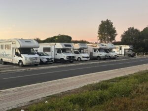 Civitavecchia – Strisce blu al Tribunale? Giammusso denuncia: “Già nuovo rimessaggio a via dell’Immacolata”