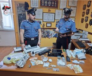 Canino – 42enne del posto ai domiciliari, trovato con cocaina, crack, hashish e marijuana in casa