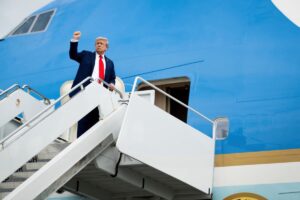 Trump accolto a Ben Gurion da Herzog e Netanyahu