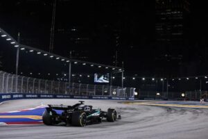 A Singapore trionfa Russell davanti a Verstappen, quarto Piastri