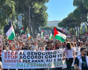 Migliaia di persone in corteo a Roma per Gaza