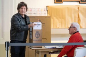 Argentina, Milei vince le elezioni di metà mandato con oltre il 40%