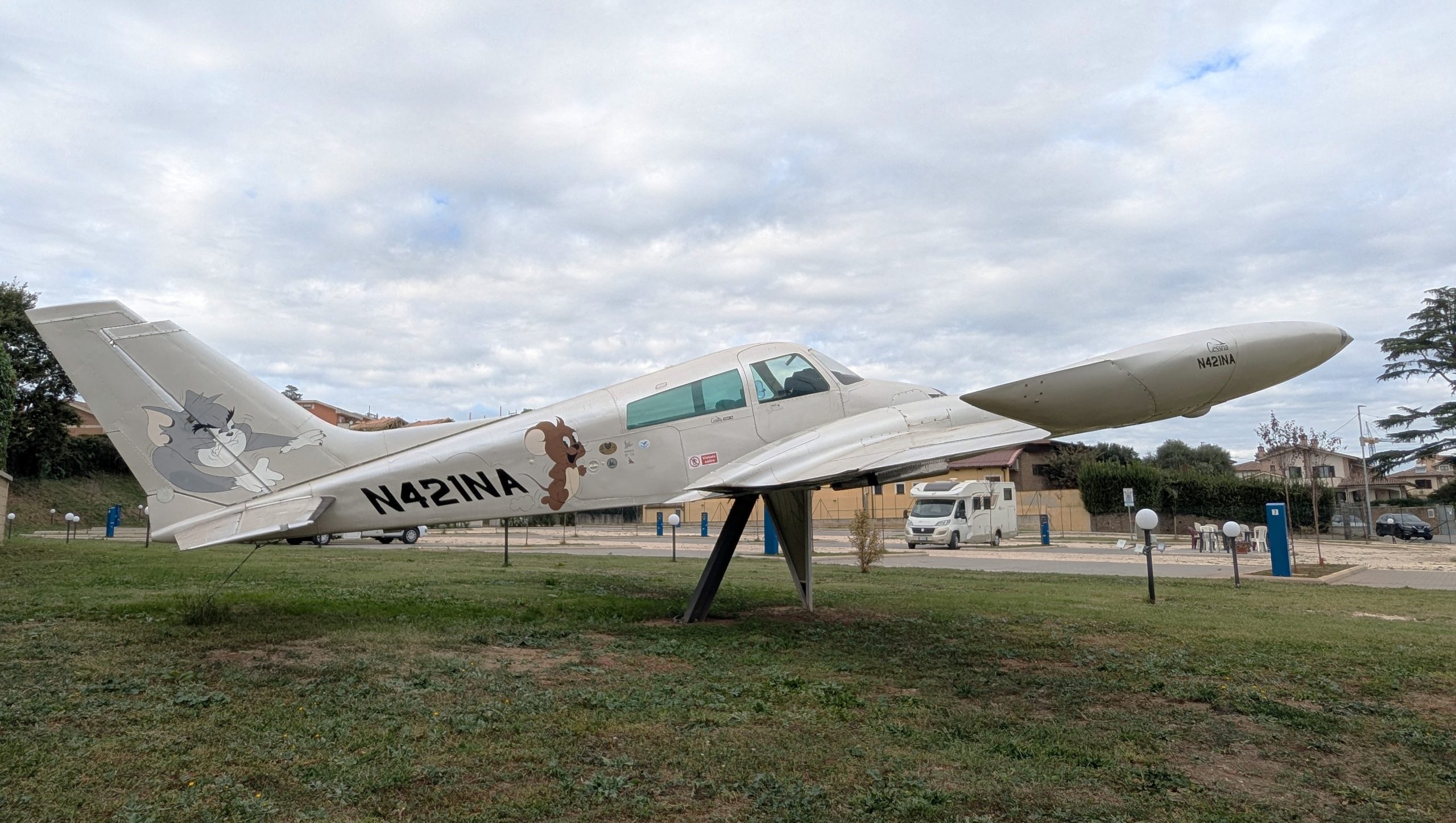 Il comandante Giuseppe Gatto dona a Ronciglione il suo Cessna 310/N con cui è stato Campione Italiano di velocità aerea