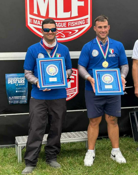 Luca Bellomarini e Mattia Bizzarri, dell’Asd Pesca Sportiva Lago di Vico, campioni italiani di Bass Fishing