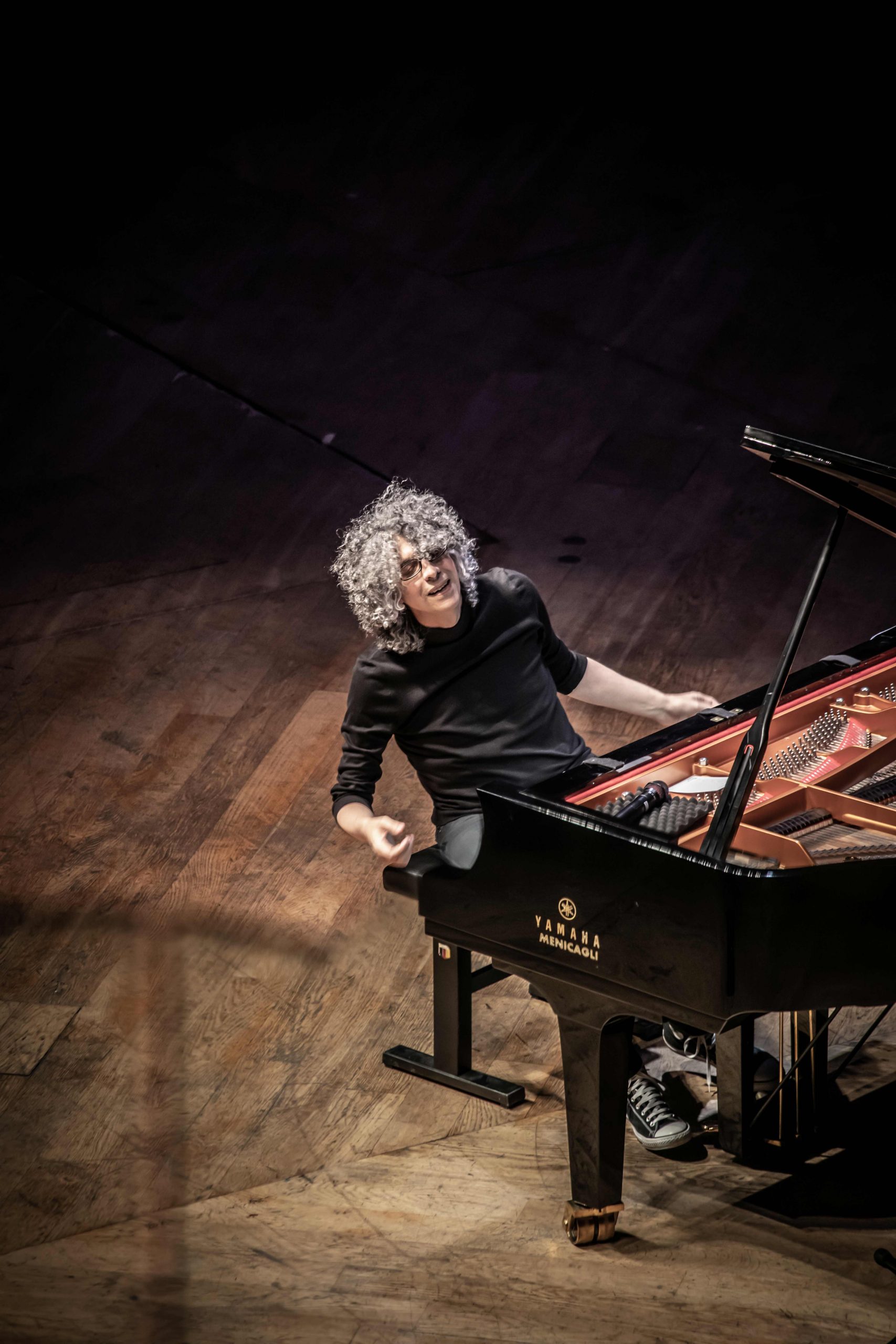 Giovanni Allevi torna sul palco: “So già che sarà molto faticoso, ma voglio celebrare il miracolo della vita”