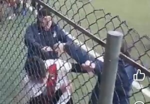 Tarquinia – Maxi rissa tra under 17, gli insulti di tre giovani in tribuna: “Negro e kebabbaro di merda, torna in Egitto”