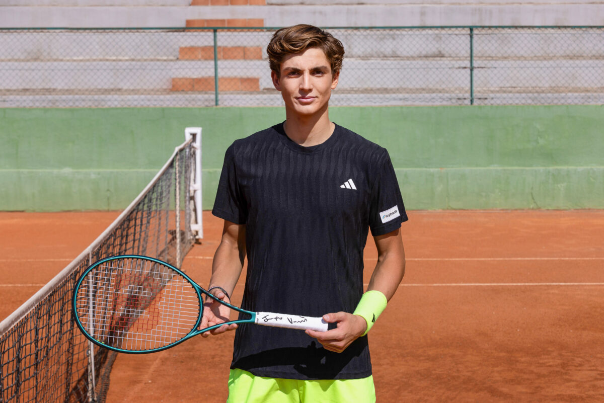 Intesa SanPaolo: la giovane promessa del tennis Jacopo Vasamì è nuovo testimonial
