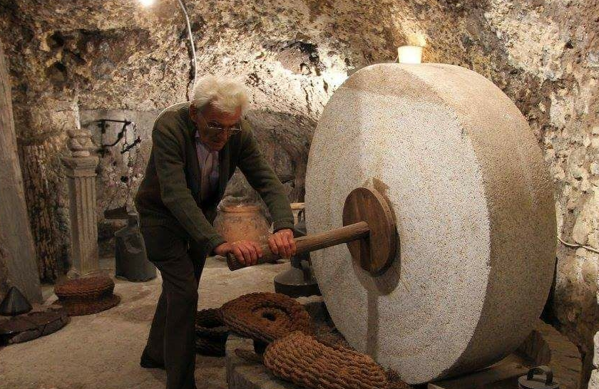 Viterbo – Addio a Mario Matteucci, storico proprietario del frantoio del Paradosso