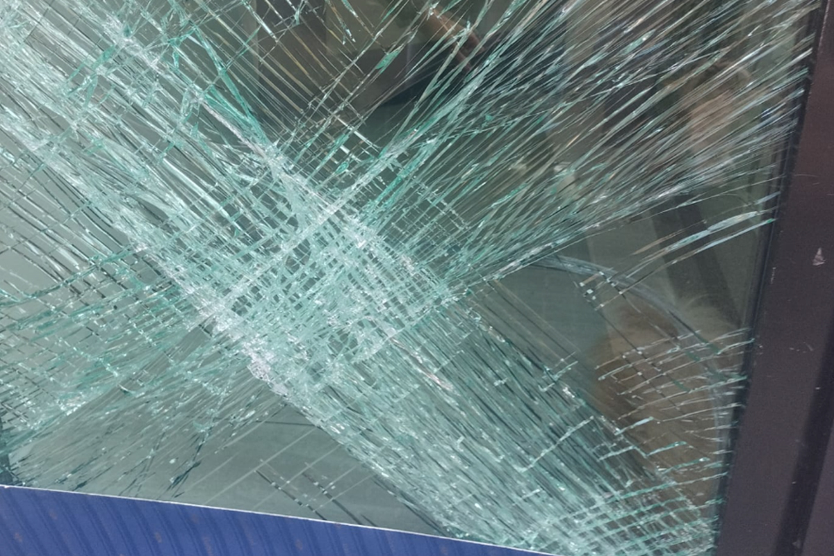 Viterbo – Furto in gioielleria, sfondano le vetrine e portano via tutto (FOTO)