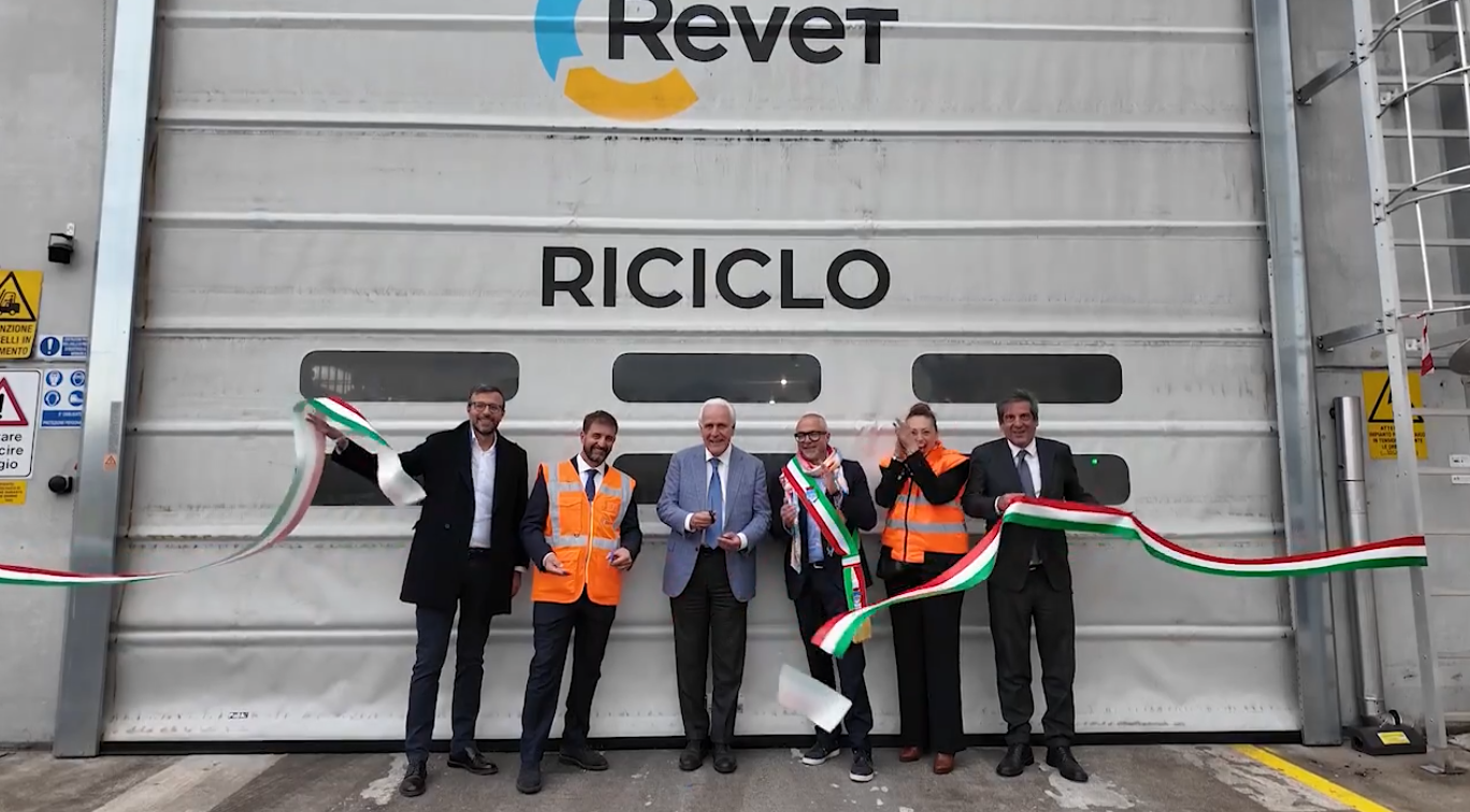 Revet (Gruppo Plures) avvia la seconda linea di produzione dell’impianto di riciclo plastiche post-consumo a Pontedera