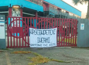 Rieti – Striscione di minacce contro i testimoni del raid: indaga la Digos. Caccia ad altri cinque ultrà coinvolti