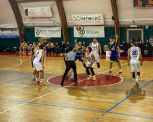 Pallacanestro – WeCom-Ortoetruria tradita da un canestro allo scadere, la Carver vince 59-56