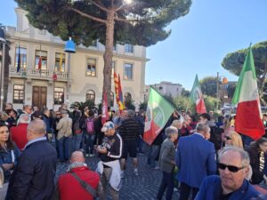 Anche Civitavecchia in piazza per Palestina e Gaza, in campo anche le istituzioni (FOTO)