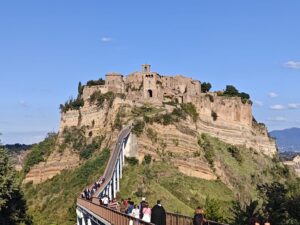 Bagnoregio entra ufficialmente nella Via Francigena: il sindaco Profili annuncia un importante traguardo