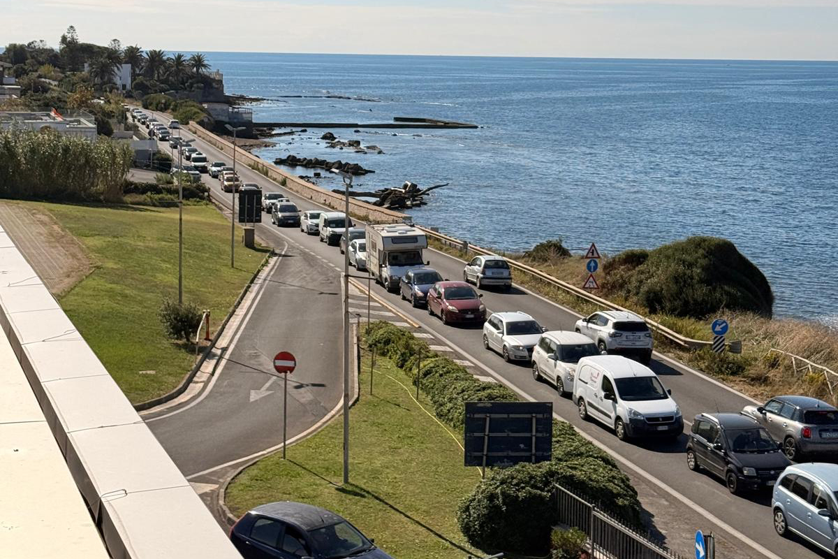 Lavori sull’Aurelia, traffico in tilt tra Civitavecchia e Santa Marinella (FOTO)