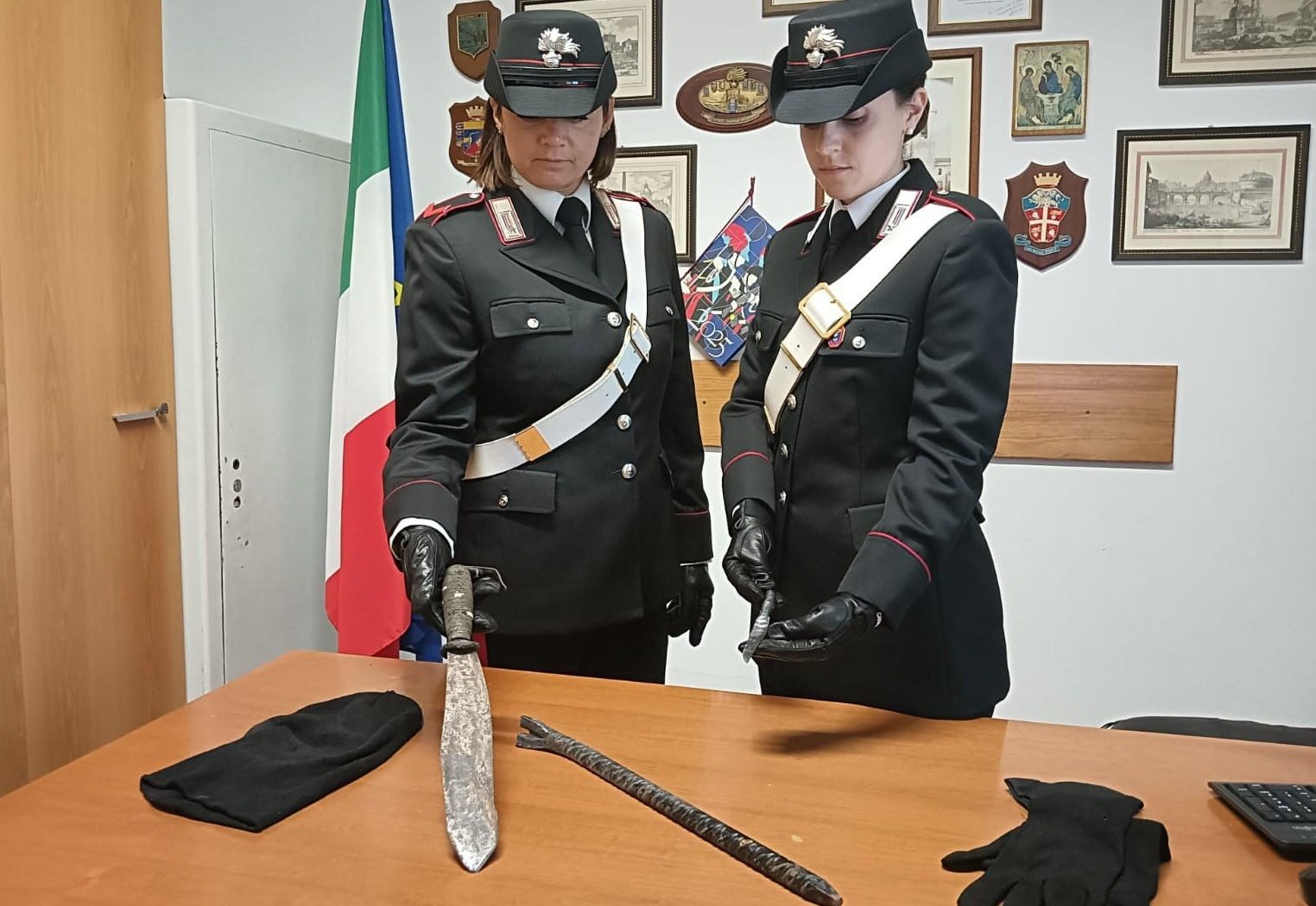 Cerveteri – 50enne con machete fermato dai carabinieri a Campo di Mare