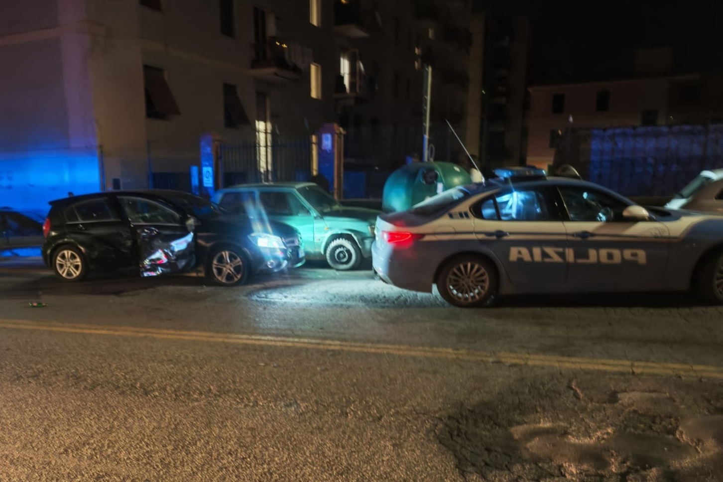 Inseguimento tra Tarquinia e Civitavecchia, il giovane è scappato per 30 km e ha ferito due agenti