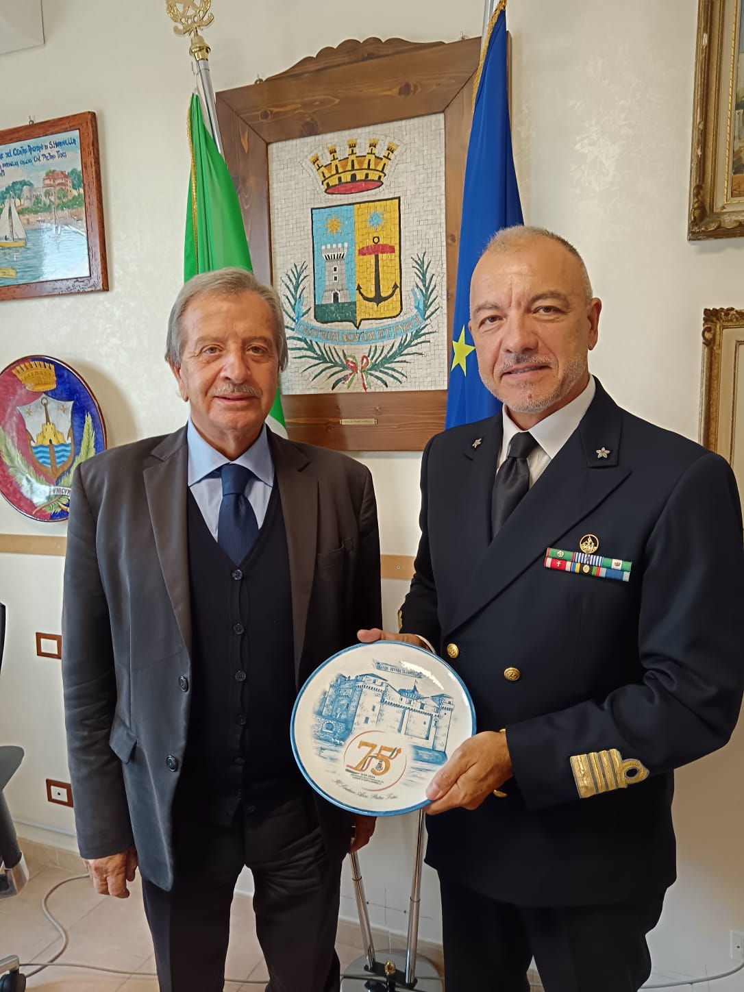 Porto – Il Comandante Nicastro in visita da Tidei a Santa Marinella