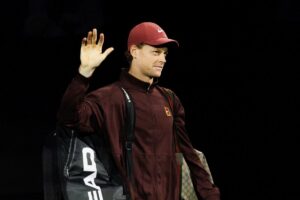 Sinner ai quarti a Parigi, Sonego si arrende a Medvedev