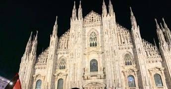 Milano – Gravissima donna accoltellata anche al volto, si cerca l’ex marito