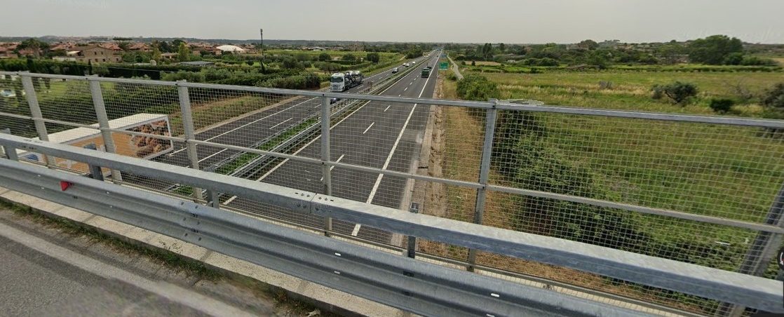 Cerveteri, sul cavalcavia Furbara Sasso un Suv invade la carreggiata opposta: si cercano testimoni del grave episodio