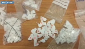 Roma – Blitz della Polizia tra Tor Bella Monaca, Ponte di Nona e Borghesiana: sette arresti tra droga, pusher e denaro