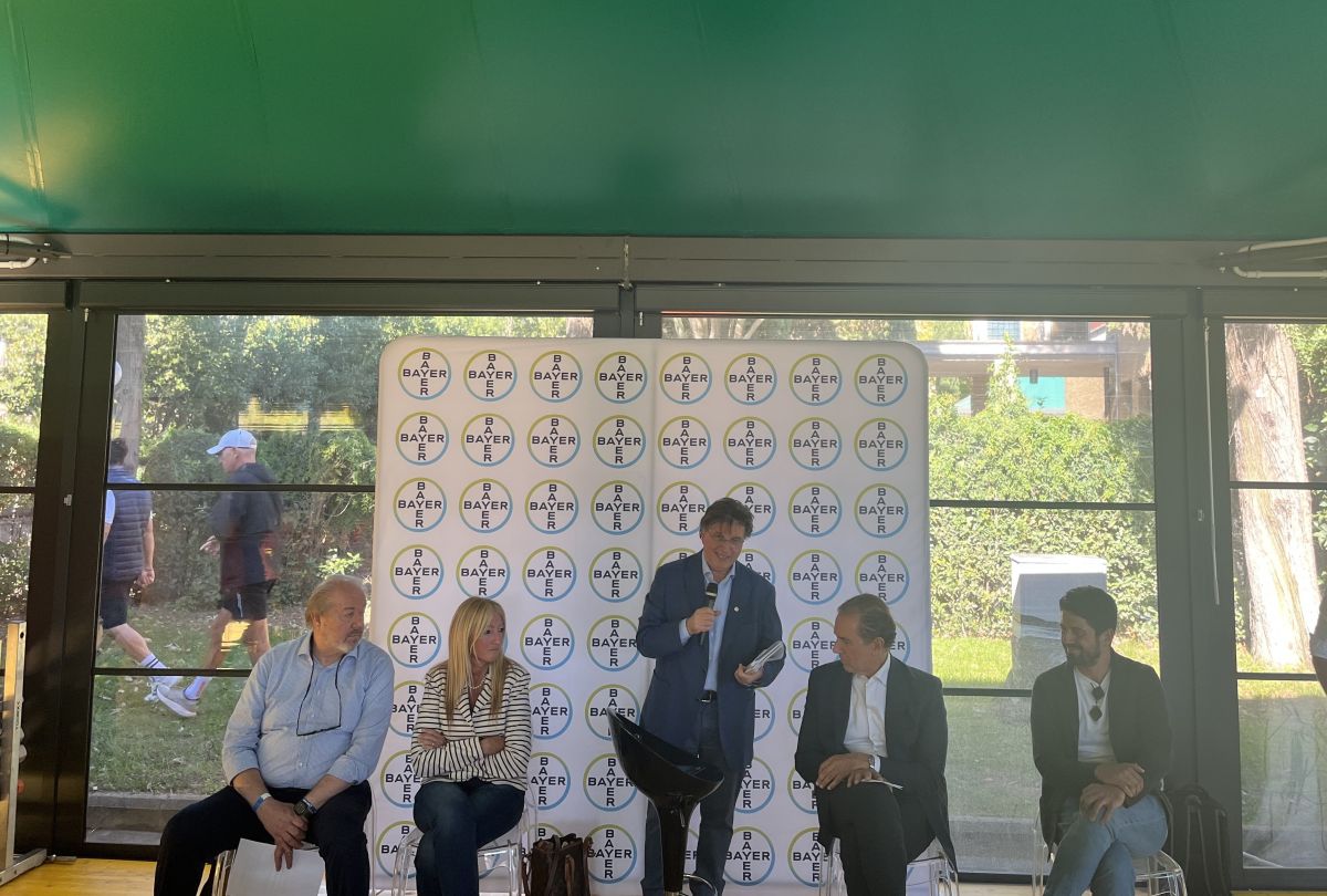 Tumore prostata, Bayer Italia porta la prevenzione sul campo da padel