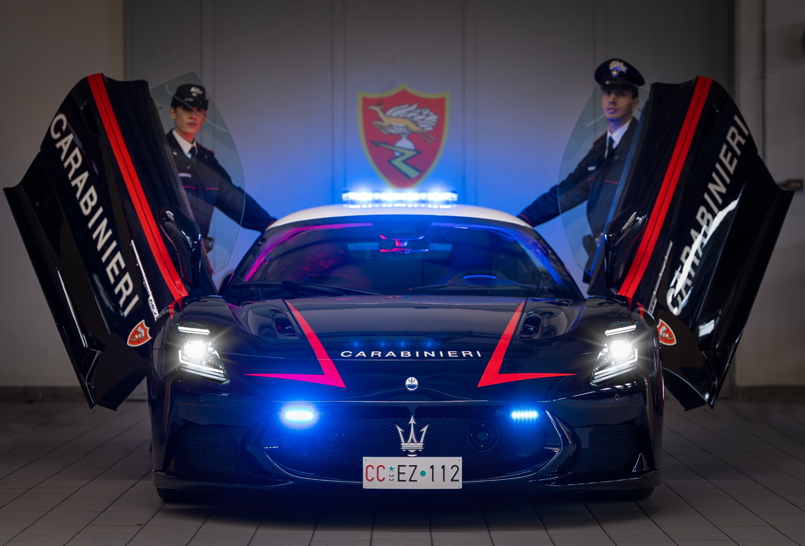 Roma – Presentate le nuove auto dei Carabinieri per il trasporto urgente di organi e sangue: Maserati e Alfa Romeo al servizio della vita