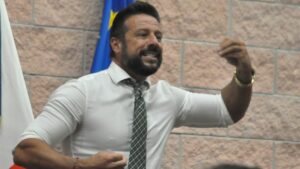 Civitavecchia – Scontro tra Frascarelli e Di Gennaro, ma non solo: Consiglio sospeso, mattinata di fuoco all’aula Pucci