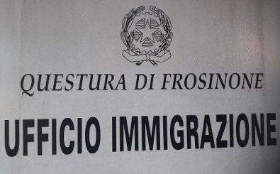 Frosinone – Data esecuzione a due decreti di espulsione e provvedimento di trattenimento presso un Centro Permanenza per il Rimpatrio