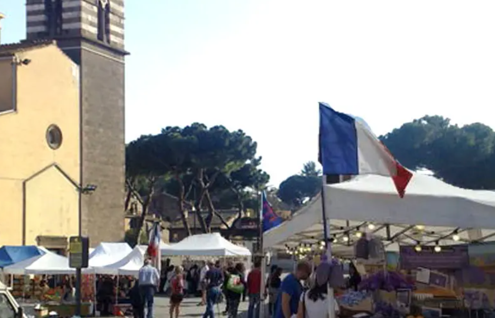 Viterbo – Centro storico, tornano il Mercatino regionale francese e La Via degli artisti