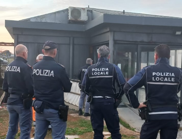 Ladispoli – Sgomberato il chiosco a Marina di Palo: “Si lavora per progetto sociale e riapertura”