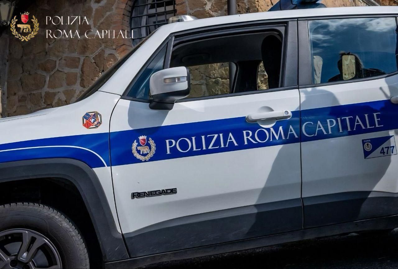 Roma – Lancia bottiglie contro i passanti in viale Togliatti: 50enne fermato e denunciato