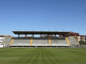 Viterbo – Stadio Rocchi, la nuova curva nord riapre ai tifosi. Aronne: “Presto agibile tutto l’impianto”