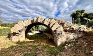 Santa Marinella – Uomo trovato in una pozza di sangue sotto il ponte romano