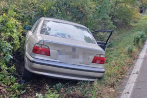 Viterbo – Auto fuori strada sulla Cimina