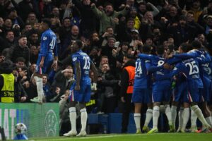 Champions, fiocca nuova stella: cineteca Estevao, Bridge in paradiso. Juve rimonta Artica, Napoli ok