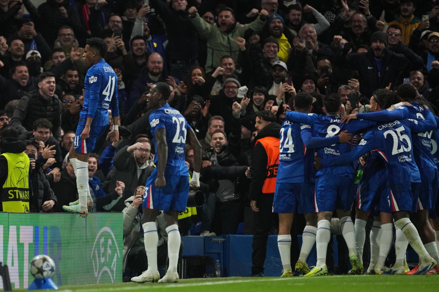 Champions, fiocca nuova stella: cineteca Estevao, Bridge in paradiso. Juve rimonta Artica, Napoli ok