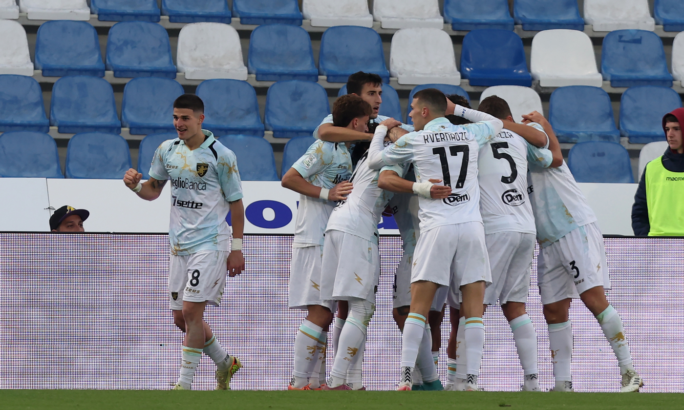 Frosinone, svolta d’Emilia: colpo grosso a Reggio, festa grande e secondo posto