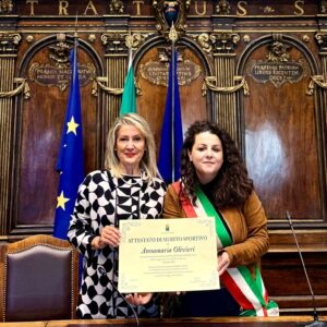 Viterbo, ad Annamaria Olivieri l’attestato di merito sportivo: è la prima socia Cai a conquistare il Monte Bianco