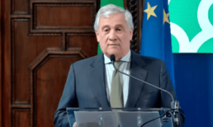 Tajani: “Lingua italiana sia strumento di pace e di crescita economica”