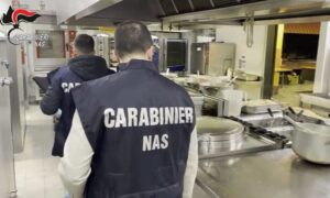 Nas Latina, sequestrati 80 kg di cibo e sospese 2 attività