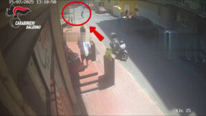 Truffa a un’anziana in Costiera Amalfitana, due arresti