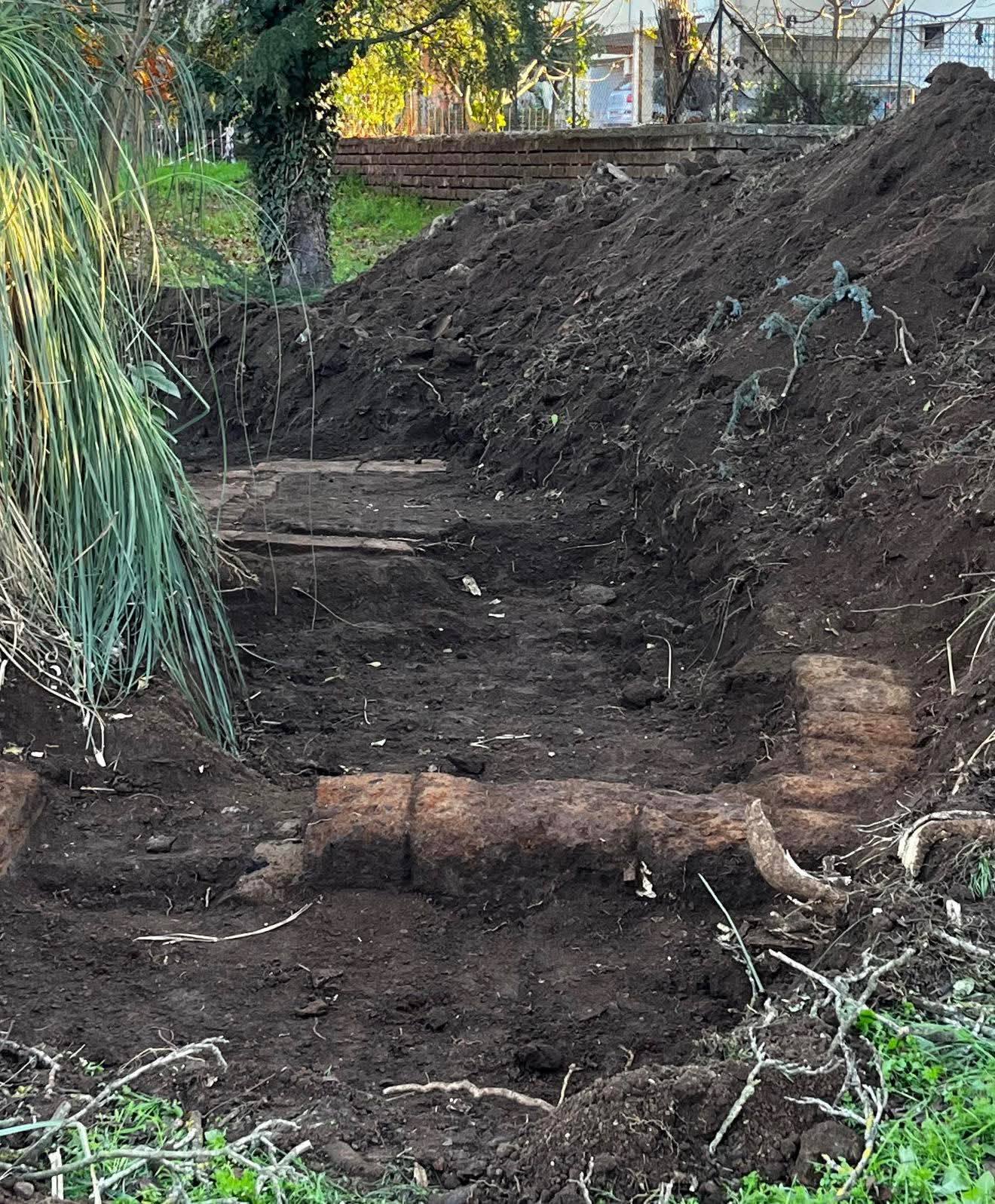 Monterosi, resti romani riaffiorano negli scavi per il nuovo asilo nido