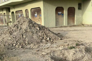 Cerveteri – Cantiere fermo a Campo di Mare, i residenti chiedono chiarezza. “Siamo stanchi di vivere tra polvere e macerie”