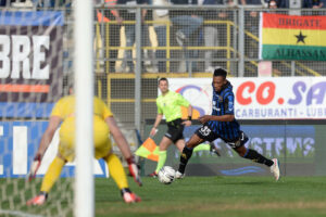 Calcio – Il Civitavecchia non sbaglia, 2-1 al Tor Sapienza e secondo posto momentaneo