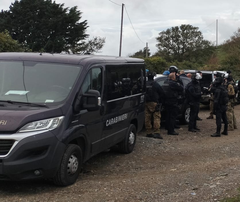 Blitz antidroga e arresti tra Civitavecchia e Allumiere, carabinieri in tenuta antisommossa (FOTO)
