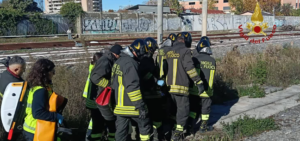 Travolto dalla metro B a Garbatella: un uomo in codice rosso